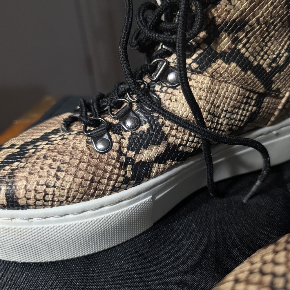 Qupid women's high-top platform sneakers, tan and black Snakeskin Size 8 Women - Picture 3 of 7